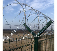 Колючая проволока Егоза 450 мм, растяжка 14-21.55 м.п. 3 клипсы