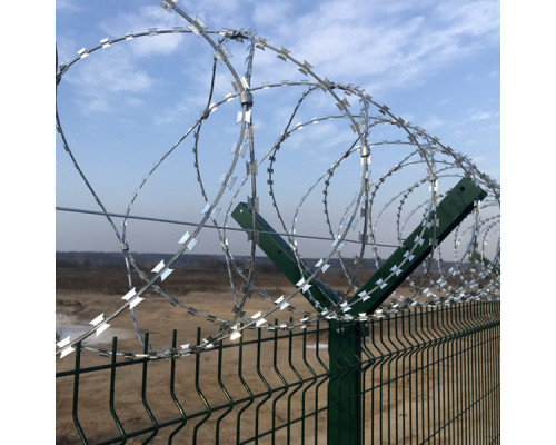 Колючий дріт Єгоза 1100 мм, розтяжка 25 м.п. 7 кліпс